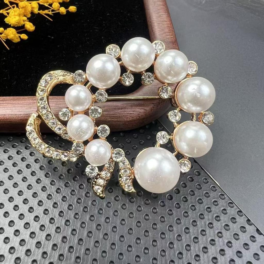 Broșă Retro Cristal Diamant cu Ac Anti-Expunere și Cataramă din Aliaj pentru Accesorii Vestimentare