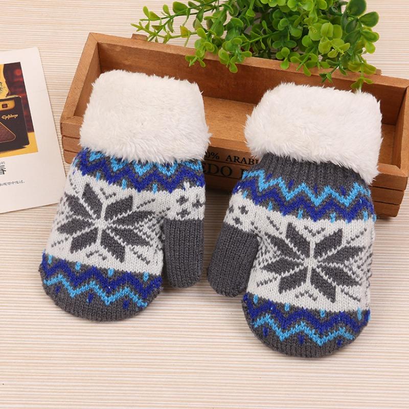 New Children's Children's Warm Gloves Autumn and Winter Piled Thickened Bag Deer Knitted Wool Finger Christmas Gloves