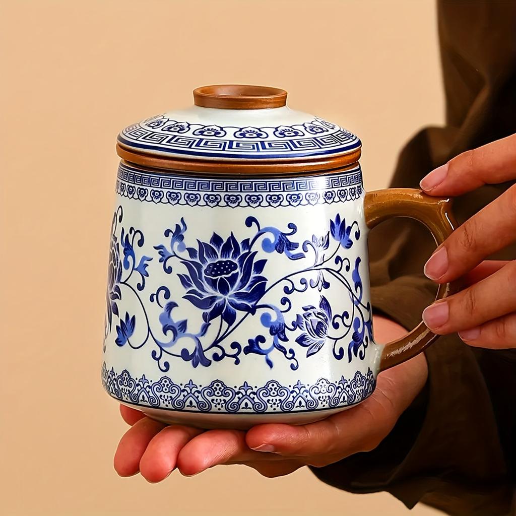 400ml Blue and White Ceramic Tea Mug with Lid – Handmade Floral Coffee Cup, Traditional Chinese Design for Home and Office
