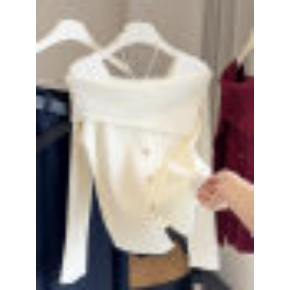 A Stylish One-shoulder Knitted Sweater for Women In Autumn and Winter, A Slimming and Form-fitting Base Layer, A Unique and Distinctive Top