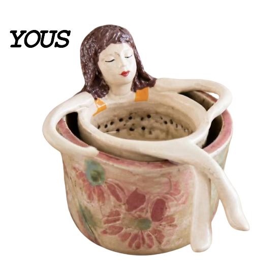 Unique Tea Steeper for Loose Bathing Girl Infuser Leaf Tea, Fine Mesh Strainer, Creative Resin Compact Office Sitting Figure Filter Cups and