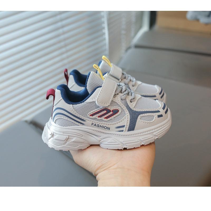 Nouvelles chaussures de sport pour enfants printemps maille respirante chaussures de course pour garçons semelle souple chaussures papa pour filles