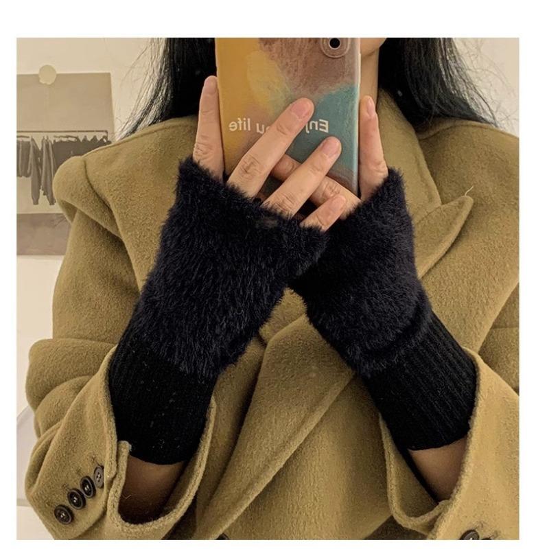 Mink Plush Plush Student Gloves Warm and Cold Gloves Female Winter Female Black and White Cute Office Half Finger
