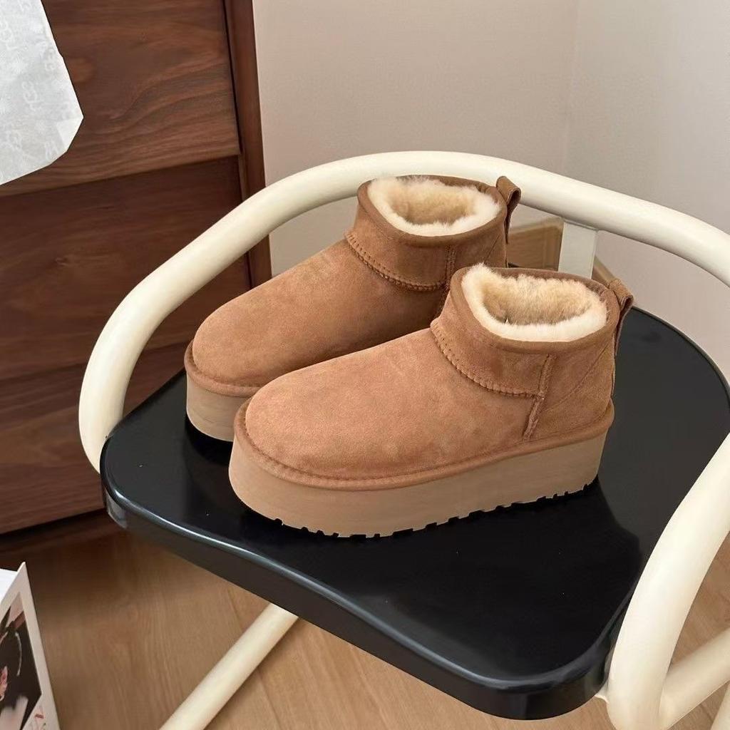 Thick-soled heightening snow boots for women's new winter models, piled, thickened, non-slip and warm, large-size cotton shoes, short tube.