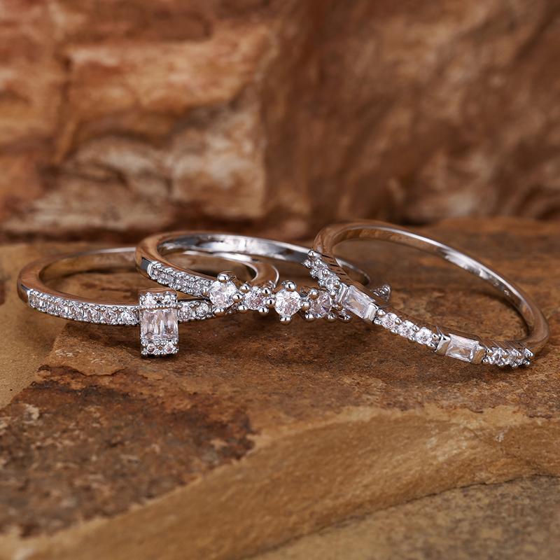 

Шикарный комплект из 3 колец для женщин, белый кубический циркон, сладкий темперамент, обручальные кольца для невесты, серебряные ювелирные изделия 8 серебряный