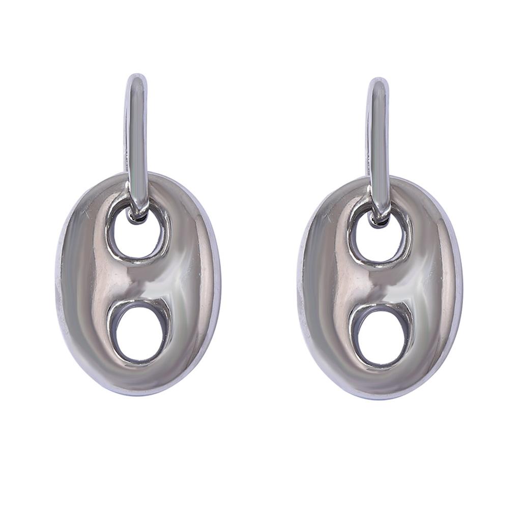 The CCB pig nose pendant earrings exude a sense of light luxury and high-end elegance. The design is unique and versatile for women