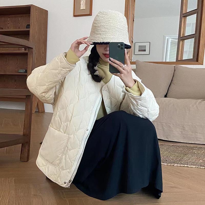 Short Rhombus Down Jacket Women's 2024 Winter New Fashionable Big Pocket Warm Small White Duck Down Jacket Trendy