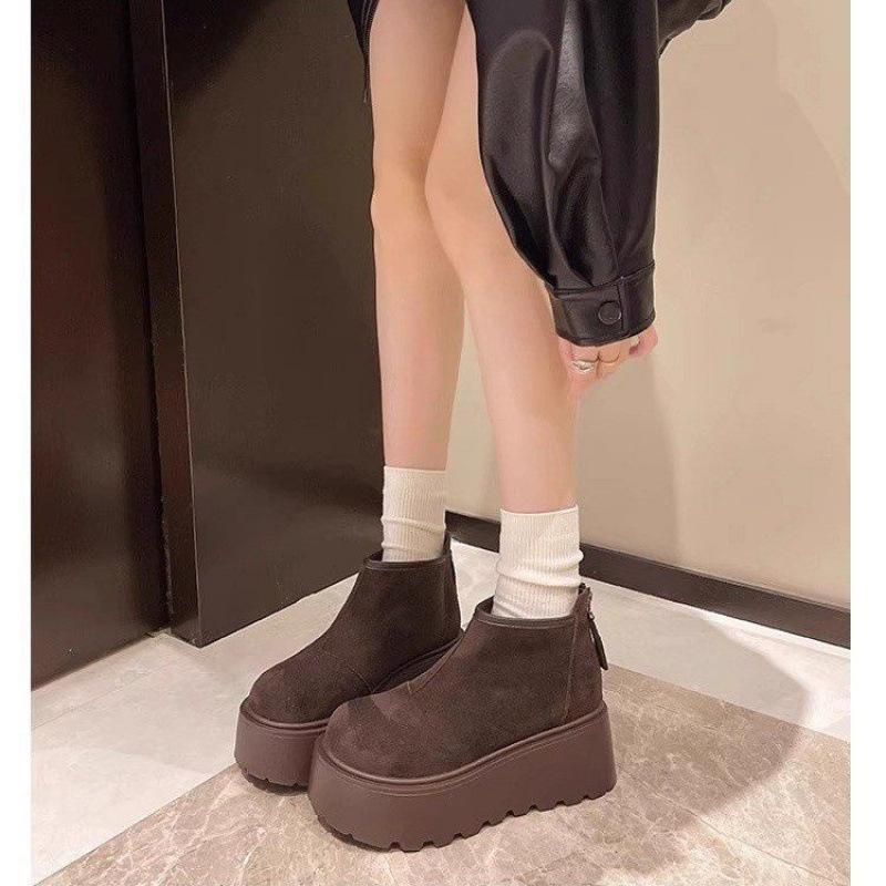 Evropské protiskluzové teplé sněhule dámské 2025 podzim a zima nové zvýšené 7CM silná podrážka módní všestranný temperament krátké boty