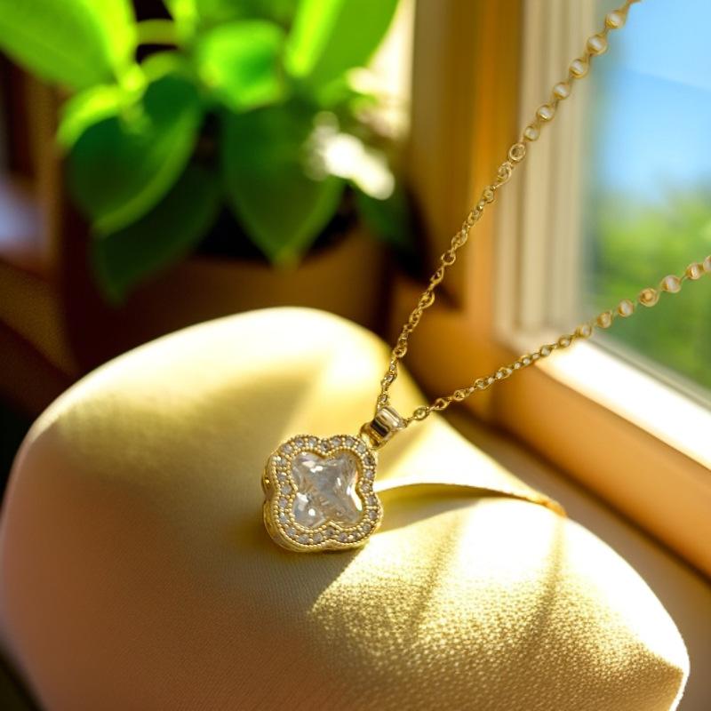 

Vintage Gold Layered Choker Necklace - Star Sun Pendant Leather Collar Set for Women