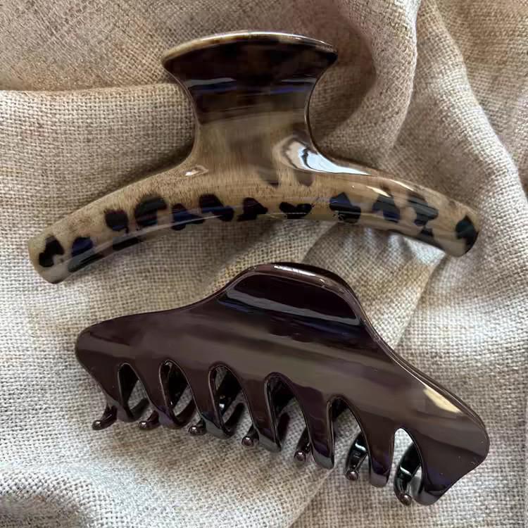 2025 Leopard Print High-End Large Shark Hair Clip for Women