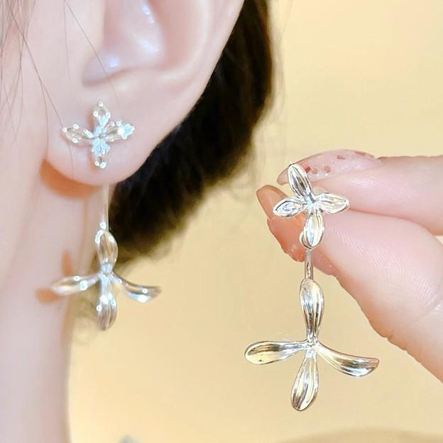Elegant Gardenia Flower Clip-On Earrings: High-End Design for Non-Pierced Ears