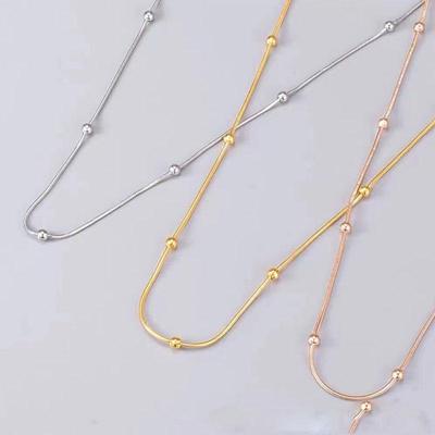 Schlüsselbeinkette mit Perlen aus roségoldenem Titanstahl – vielseitiges und lichtechtes Design für Damen