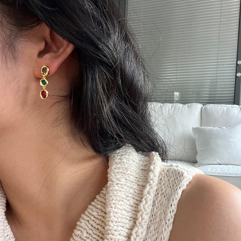 French Retro Colored Gem Gold-Dipped Copper Dangle Earrings for Women - Versatile Commuting Accessories