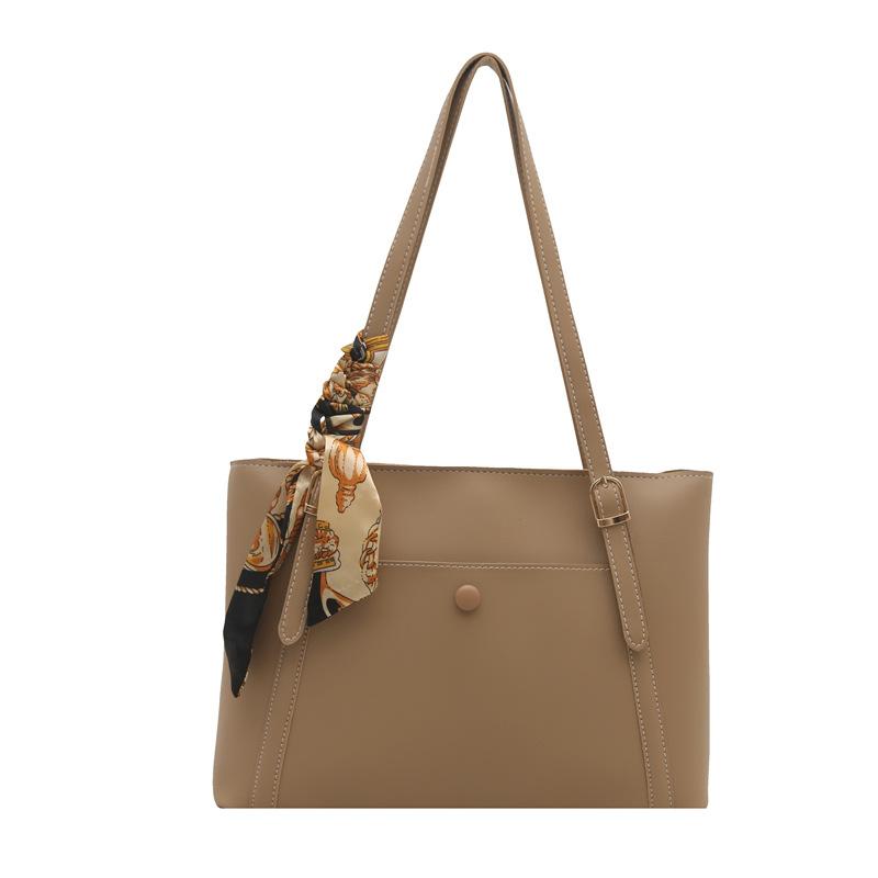 Large capacity portable underarm bag women's new simple casual shoulder bag commuter versatile messenger bag