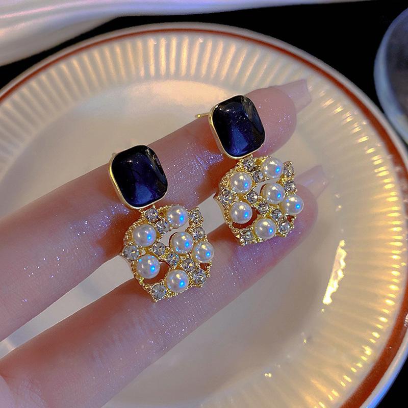 

Korean Square Inlaid Rhinestone Pearl Earrings for Women Personality Beauty Daily Accessories Party Zircon Valentine s Day Gift