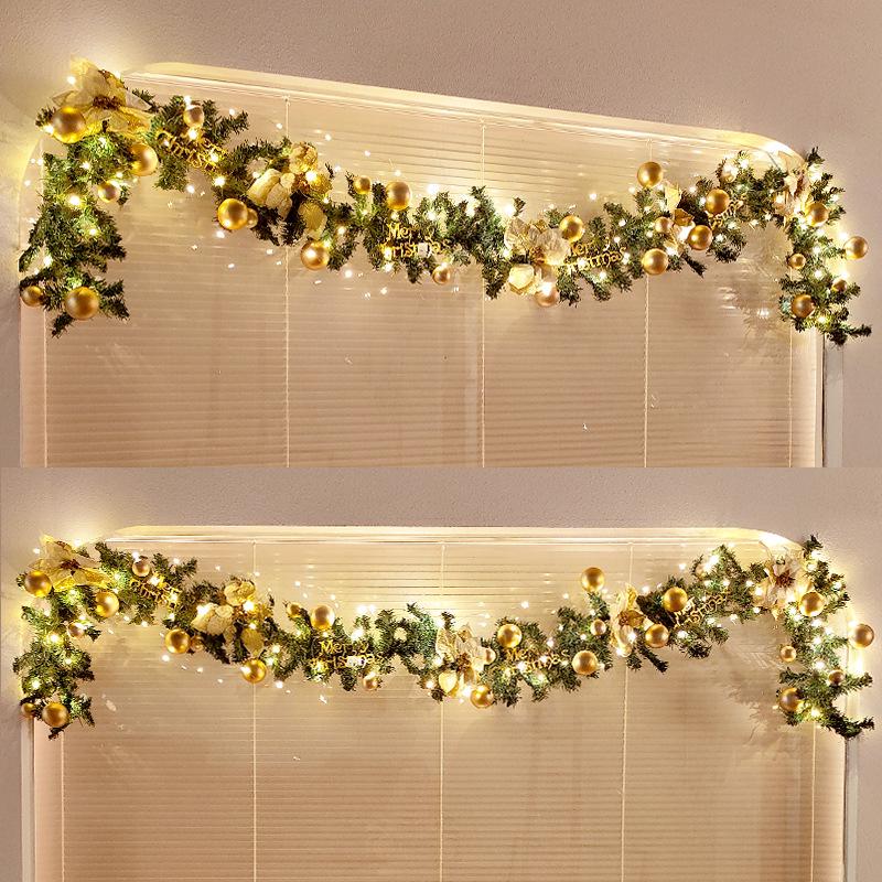 Snow-Dusted Christmas Rattan Wreath for Doorway & Window Decoration