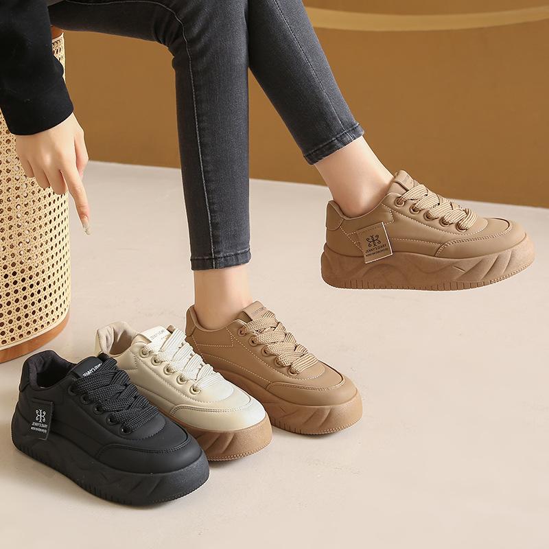 Autumn little white shoes new Korean version ins female students height-increasing sports board shoes trendy casual shoes