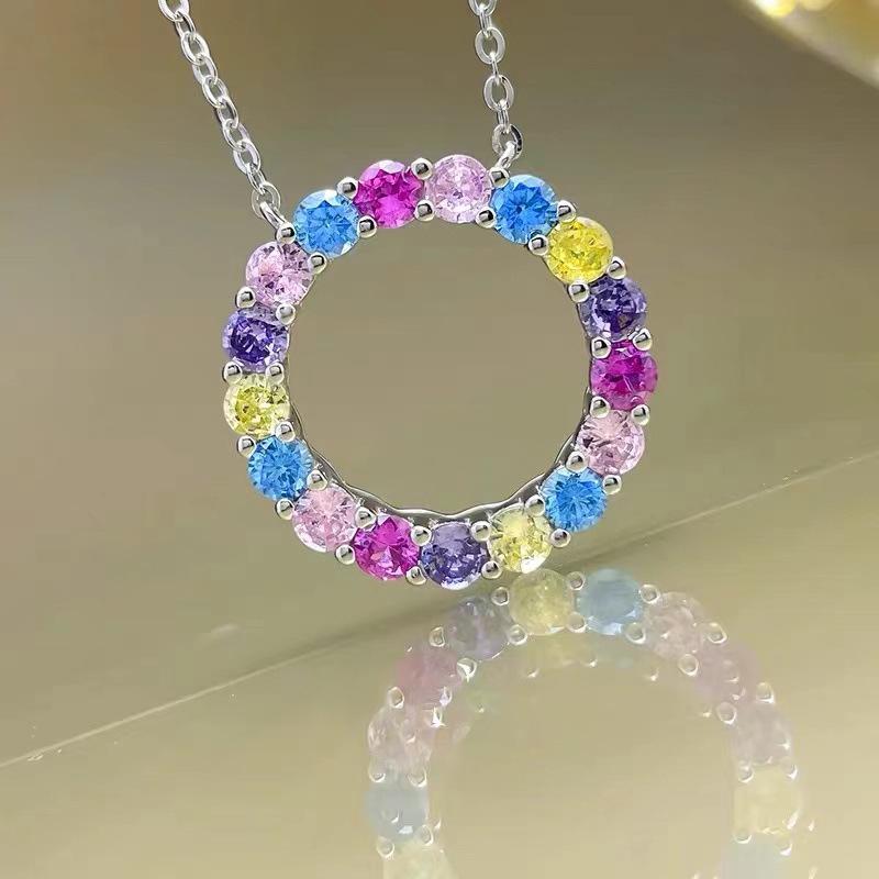 Bunte High-Carbon-Diamantkreis-Halskette für Damen - Trendiges, High-End-Design