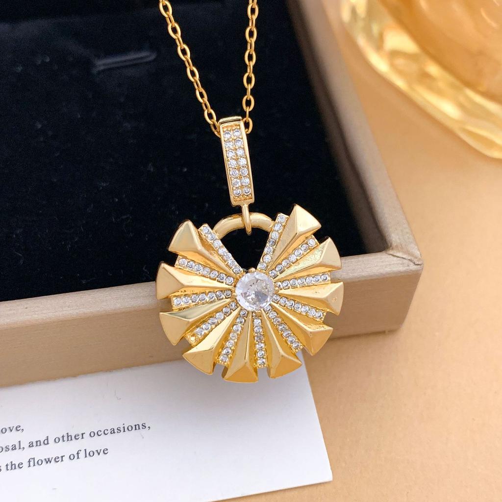 Necklace European, American moon star micro-inlaid zircon necklace accessories female niche personality light luxury high-end accessories
