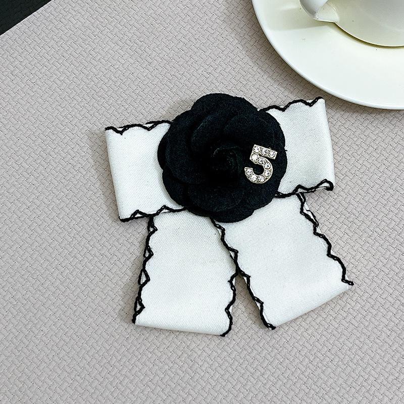 

French Retro Camellia Bow Tie Corsage Brooch Black Simple Mourning Brooch Neckline Accessories Shirt Collar Pins білий