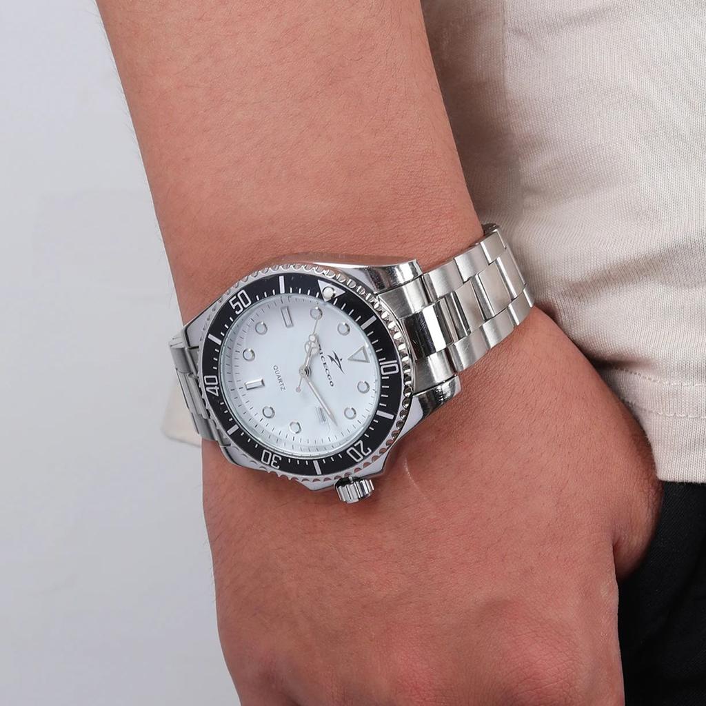 Men's Quartz Sports Watch - Stainless Steel Strap with Date Display for Casual Daily Wear Fashionable Business Elegant Design