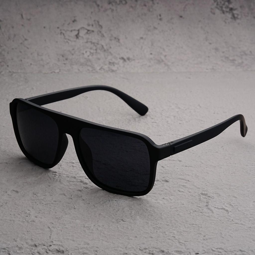 Pilot Men's Polarized Punk Style Sunglasses - Lightweight Sports Driving with Spring Hinges and Sun Protection.