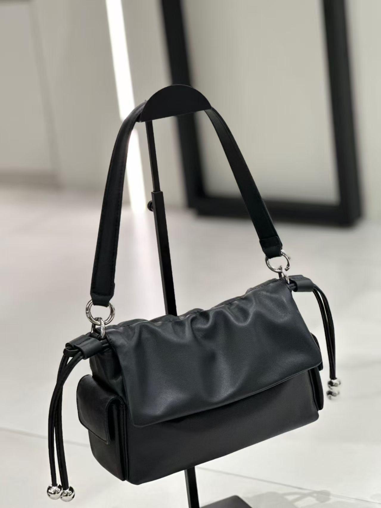 Top Layer Cowhide Pleated Cloud Tote Bag Authentic Leather Women s Double Pockets Multi-back Light Luxury Underarm Diagonal 21x8x16 8850₽