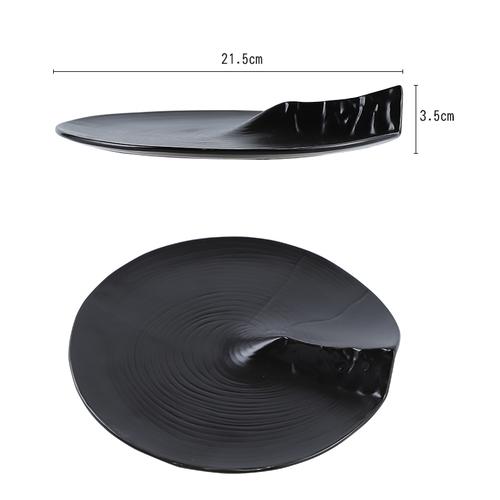 Kreativní hotelová restaurace hlavní chod nepravidelného tvaru keramický jídelní talíř domácí večeře steakový talíř dekorace jídla dezertní talíř