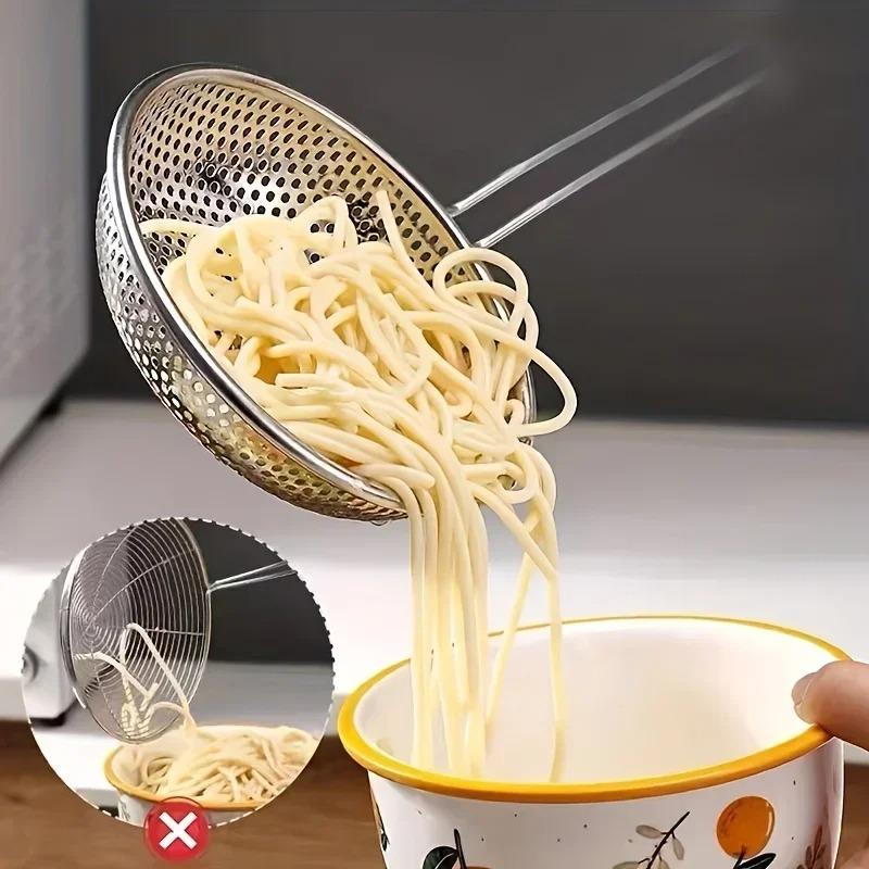Stainless Steel Skimmer Wooden Handle Fine Mesh Perforated Filter Kitchen Tool for Filtering Grease From Noodles and Hot Pot
