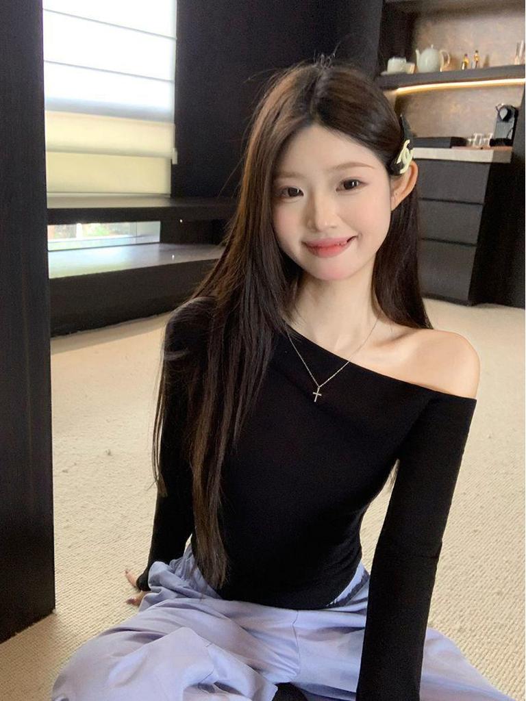 Women's Unique One-Shoulder Slanted Top - Long Sleeve Slim Fit Shirt for Spring/Autumn 2025