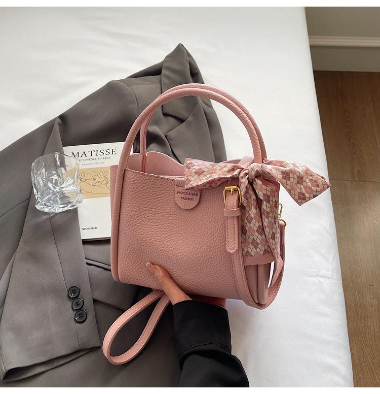 This year's popular bag 2025 new trendy Japanese and Korean small bag women's bag simple bucket bag shoulder bag crossbody portable