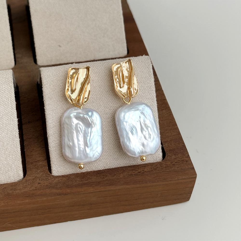 French Light Luxury Baroque Pearl Earrings Personality Fashion Temperament Freshwater Pearl Earrings Retro Earrings High-end Sense