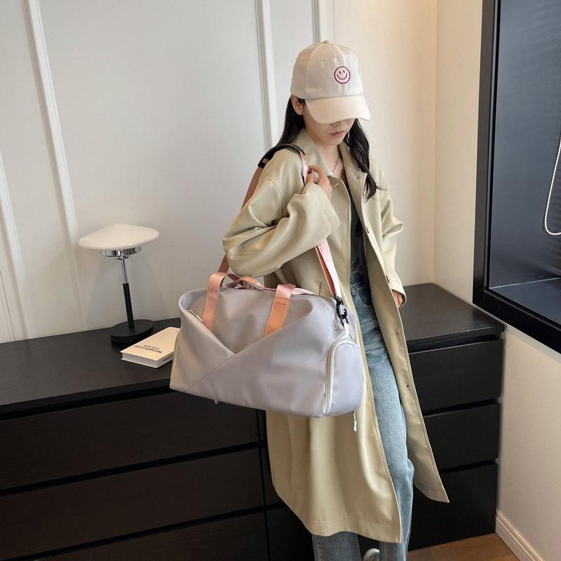 Mint Green Fitness Bag, Fresh and Stylish, Portable Travel Handbag for College Girls, with Dry and Wet Separation, Outdoor Crossbody Bag