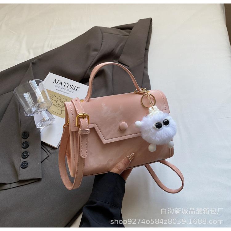 

Hand carry retro small square bag 2025 winter new niche fashion casual shoulder bag trendy messenger bag