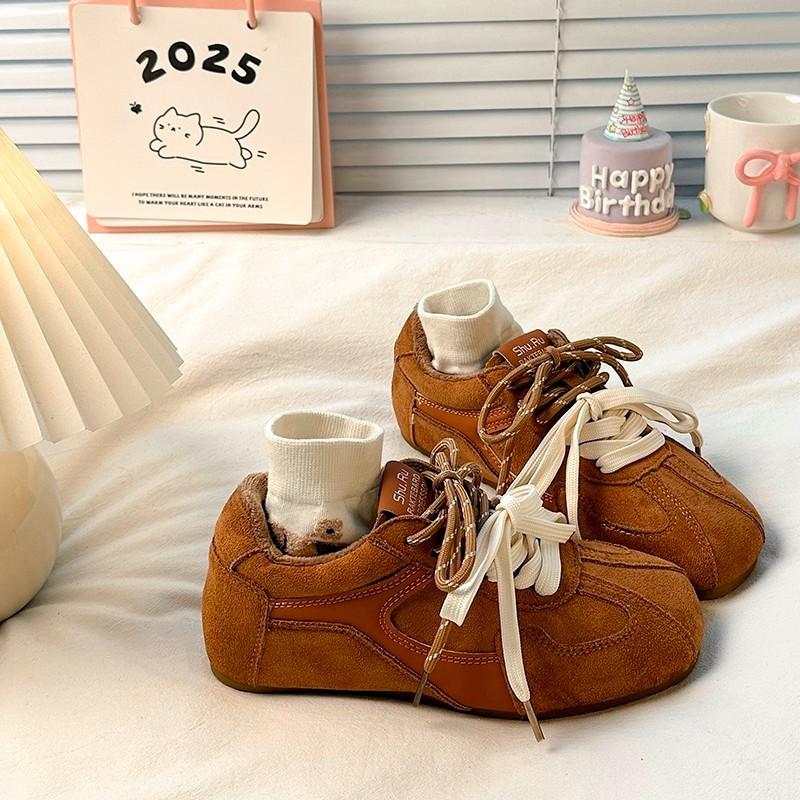 Inner heightening platform retro moral training shoes women's 2025 autumn and winter new versatile casual heightening active Forrest Gump shoes board 