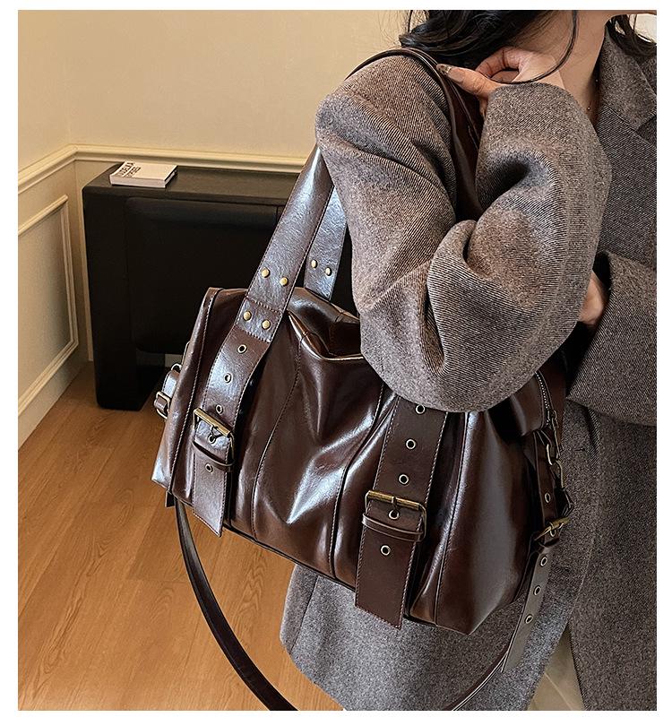 Women's Large Capacity PU Leather Crossbody Shoulder Bag - Versatile and Casual for Outdoor and Commuter Use