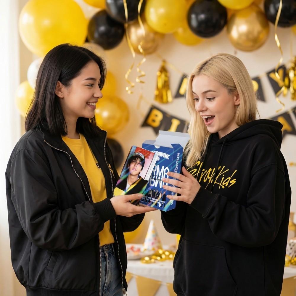 124 STÜCK Star Stray Kids Lomo Merch Karte Holografische Karten Set Das Album Fotokarten Geschenk StrayKids Fans KPOP KABMA 4TH für Kinder Freundlich Unterhaltsam Spaß