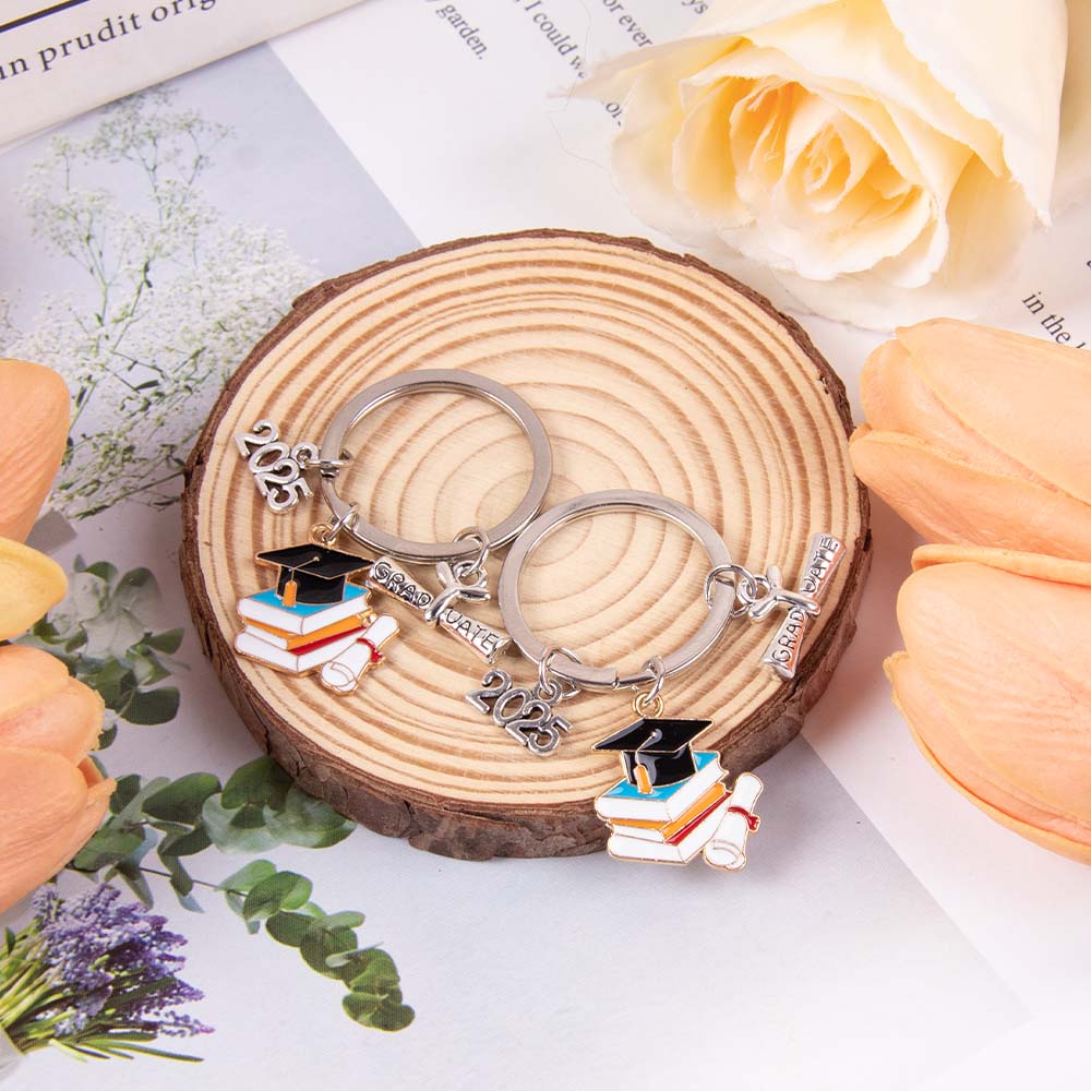 6pcs Class of 2025 Graduation Keychains Doctoral Hat Congrats Grad Design Alloy key ring Graduation Season Ceremony Ideal Gift