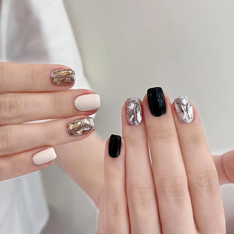 

Ногти-накладки Шампань Голд с крошкой бриллиантов - Короткие, Шикарные, Съемные наклейки для нейл-арта Gold-plated Topcoat Glue Version