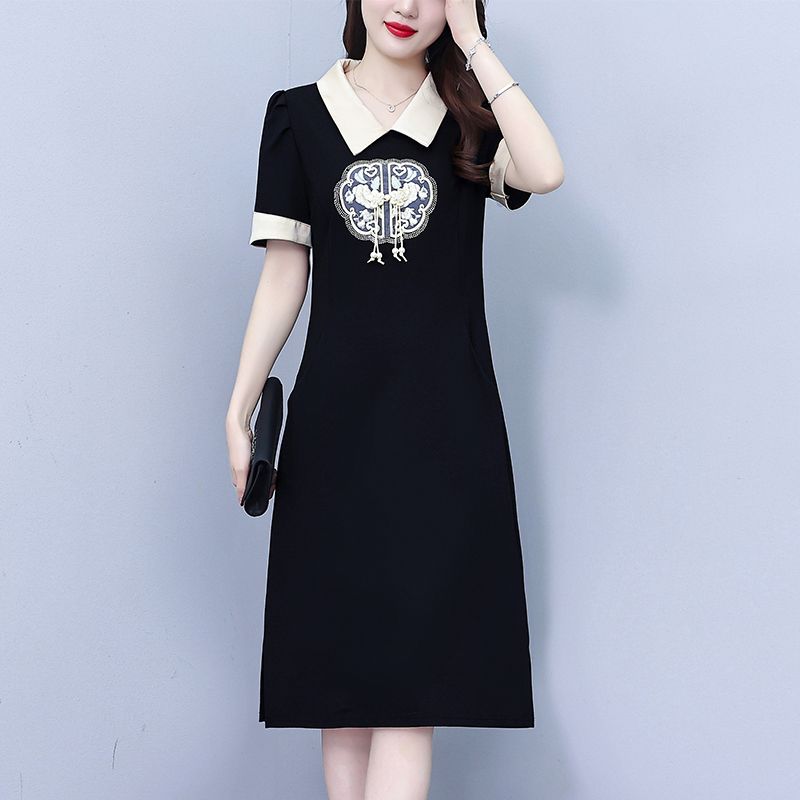 

Летнее облегающее платье с китайской вышивкой, прикрывающее живот, молодое, стильное M чёрный