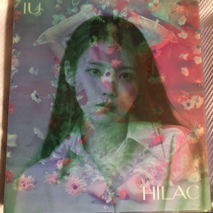 

[ВЖИВАНИЙ] Альбом IU lilac