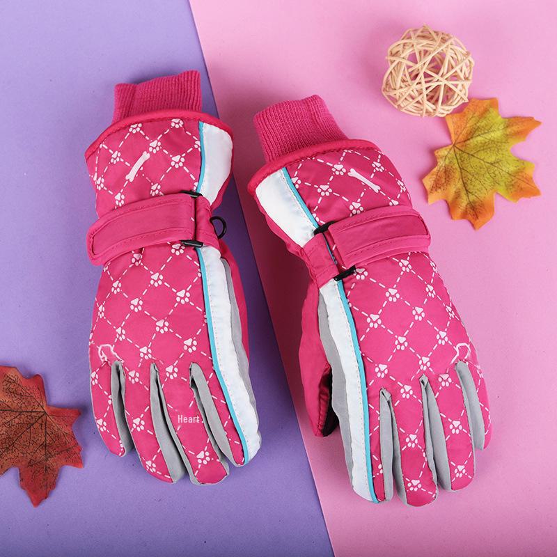

Плотные, водонепроницаемые, ветрозащитные, нескользящие, теплые зимние перчатки для катания на лыжах и снегу для детей от 4 до 17 лет. 5-8 years old розы красного