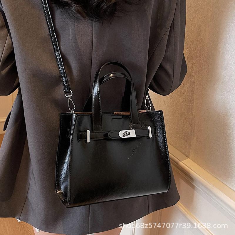 Hand Carry Fashion Casual Tote Bag 2025 New Korean Version Ins Trend High Sense Briefcase Commuter Shoulder Bag