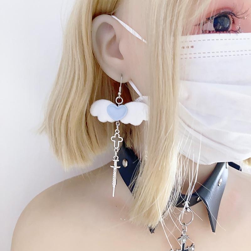 Unique Gothic Earwear Fashion Angel Wing Heart Earrings Y2k Aesthetics Jewelry Crucifix Syringe Ear Hooks/Ear Clips