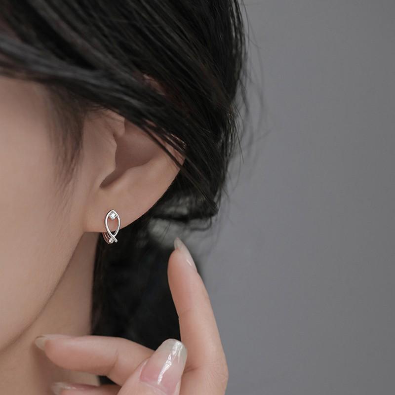 Асимметричный Кафф-серьга  Сом : 2025 Стильный, Высококлассный, Изысканный Маленький Обруч для Уха