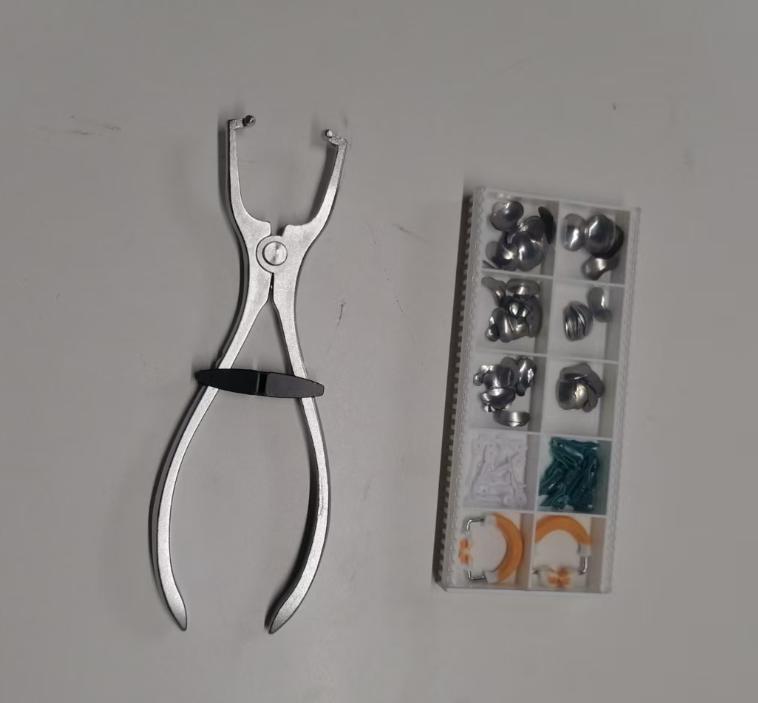 Набор стоматологических матриц, щипцы для контурирования и набор фиксаторов для восстановления зубов