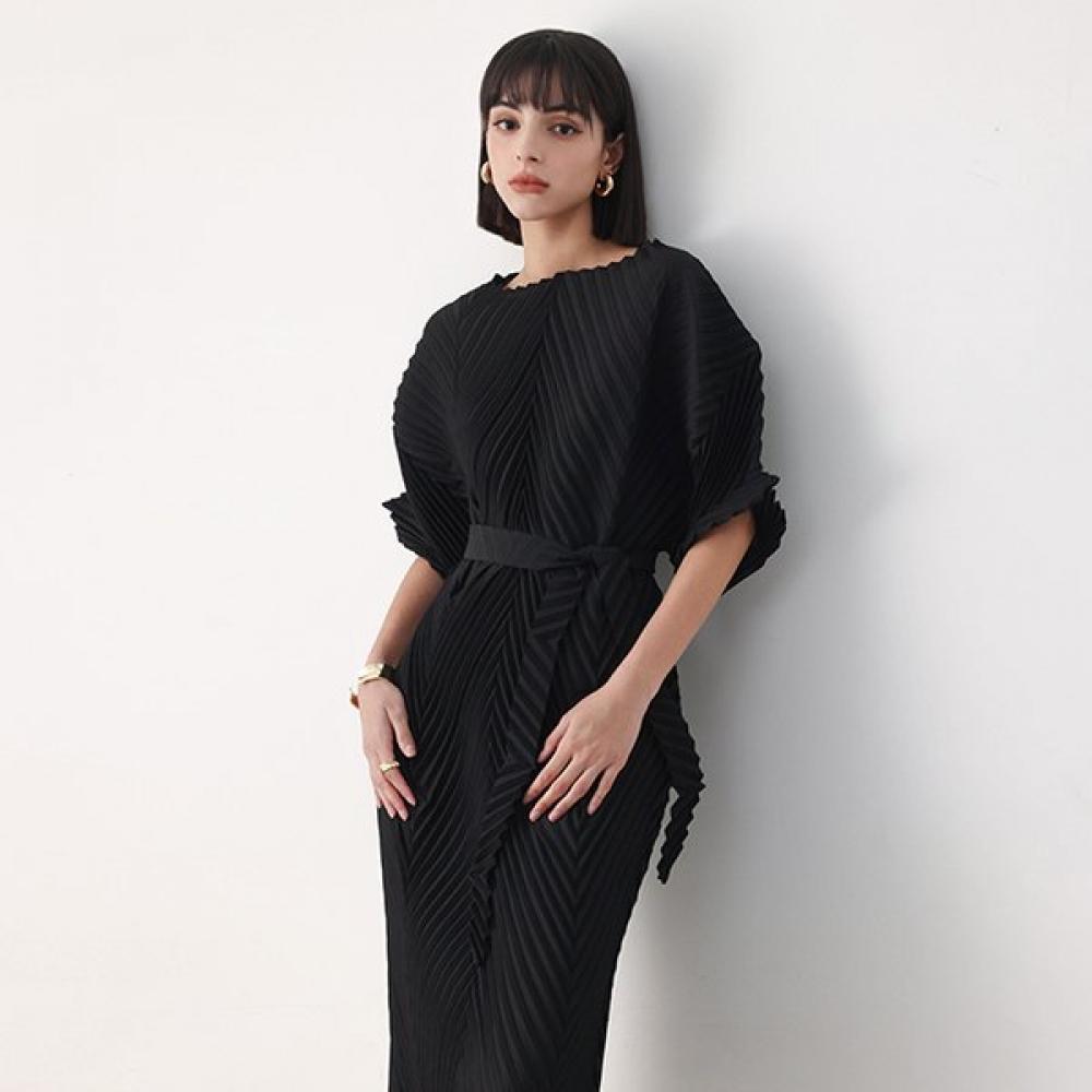 Brandname Diamond Pleats Dress