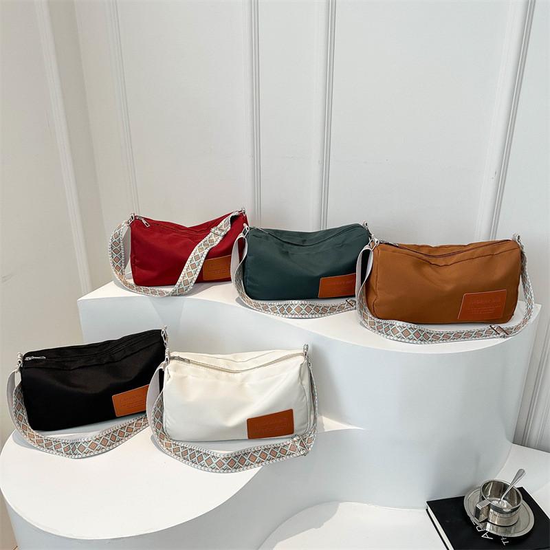 Large Capacity Street Style Tote Bag For Women Fashionable And Functional Shoulder Bag