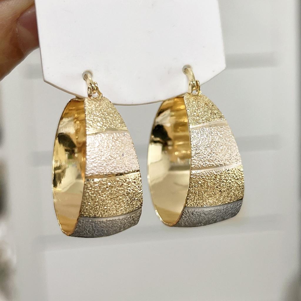 Boucles d'Oreilles Femme Boucles d'Oreilles Rondes Rayées Cuivre Douce Fragrance Mode Polyvalentes Design de Niche Haut de Gamme