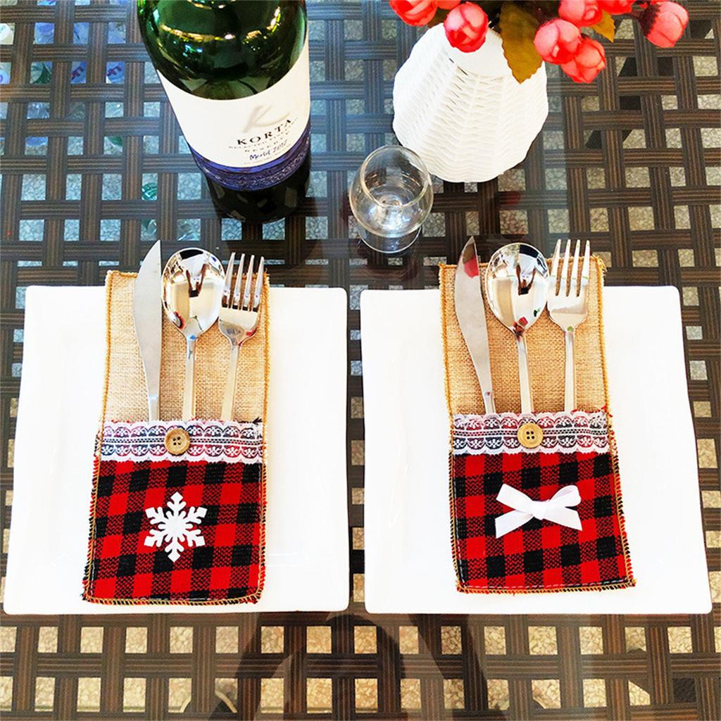 Sacchetto Portaposate in Lino di Natale con Chiusura a Bottone e Decorazione a Fiocco di Neve per apparecchiare la Tavola delle Feste e Conservare le Posate